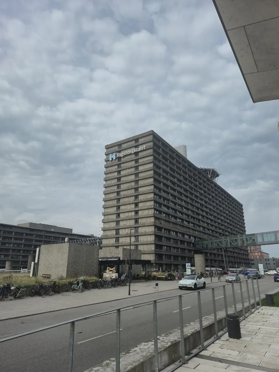 Le bâtiment principal du Rigshospitalet vu de l’extérieur